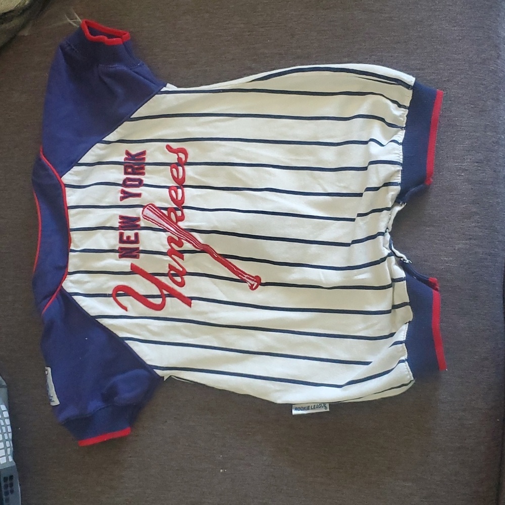 VINTAGE NEW YORK YANKEE INFANT TODDLER  ONE PIECE JERSEY. OFFICIAL ROOKIE LEAGUE - Picture 2 of 6